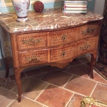 Commode d’époque Louis XV 18ème siècle