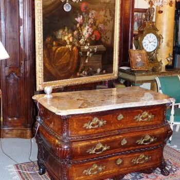 Très rare commode 18ème siècle en acajou