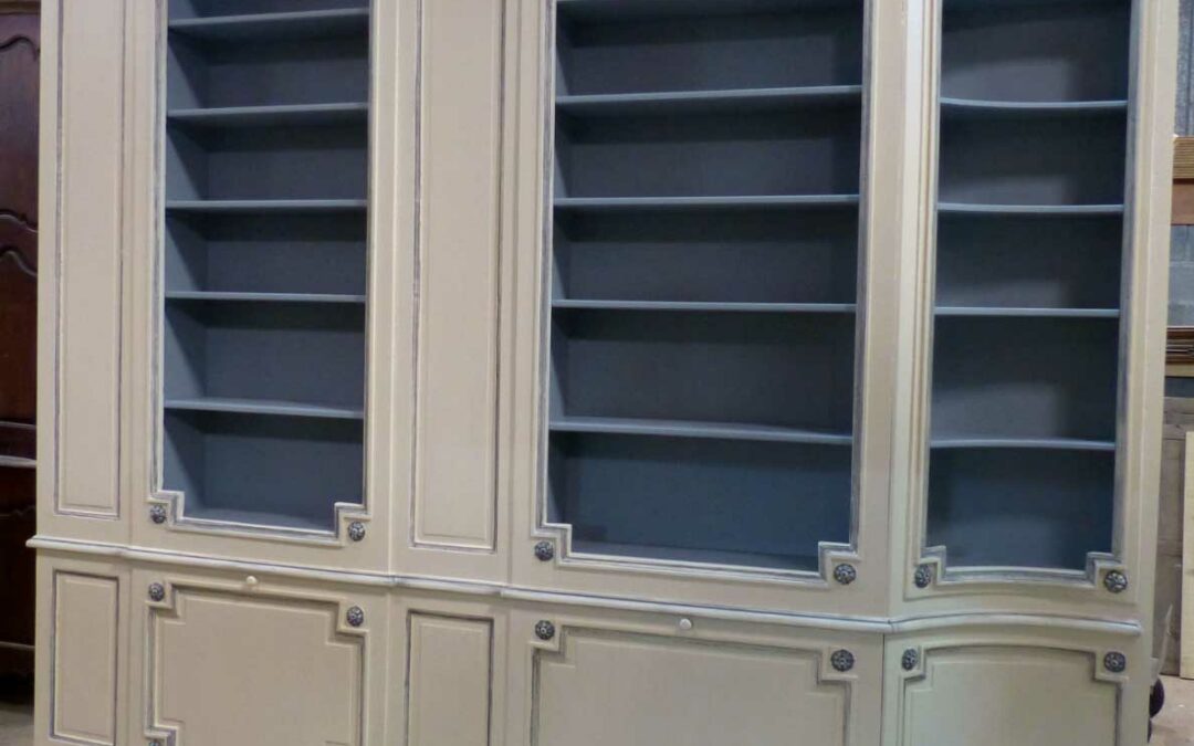 Aménagement de bibliothèque en boiseries