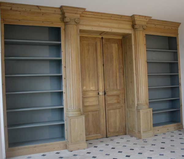 Bibliothèque en boiseries anciennes