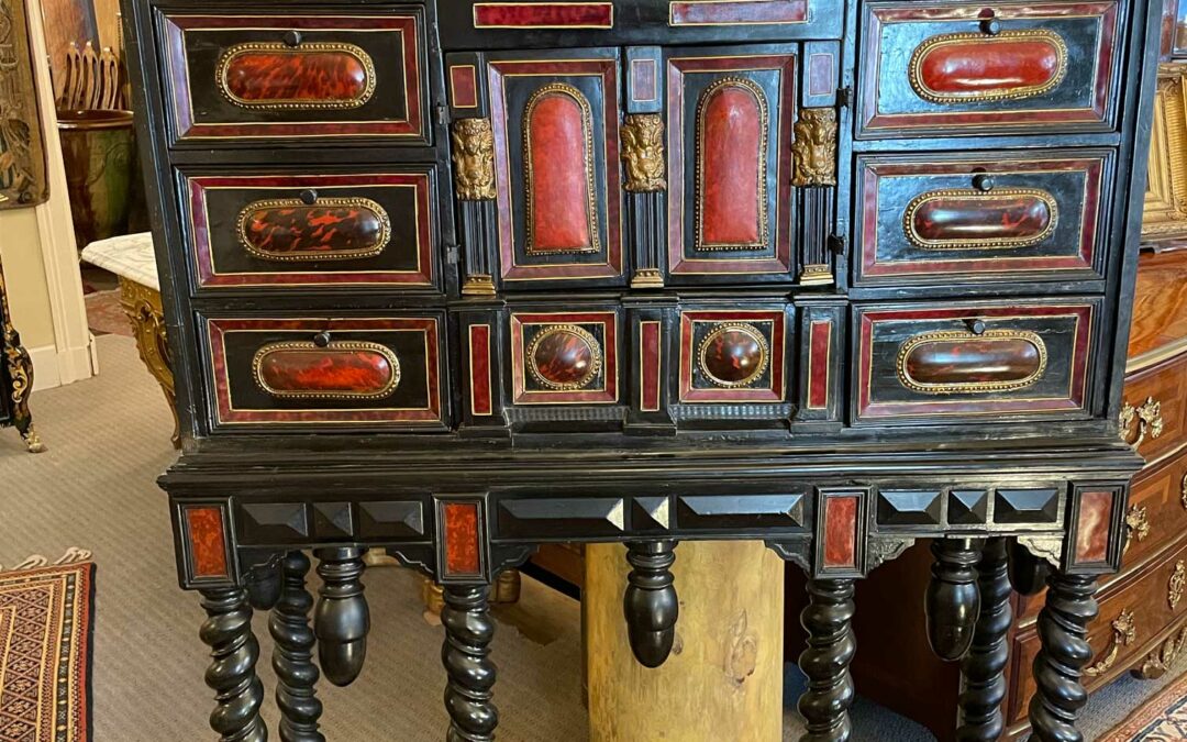 Cabinet flamand rouge 17ème siècle
