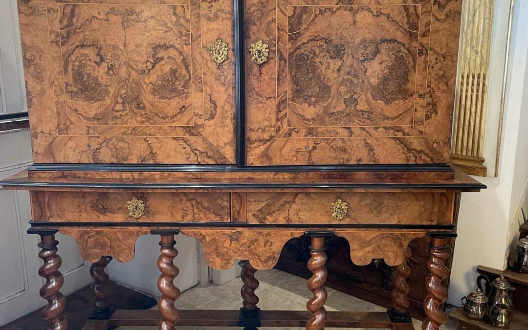 Cabinet flamand 17ème siècle