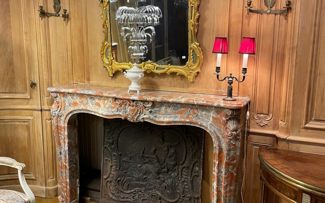 Cheminée Louis XV en pierre de Languedoc – L157cm