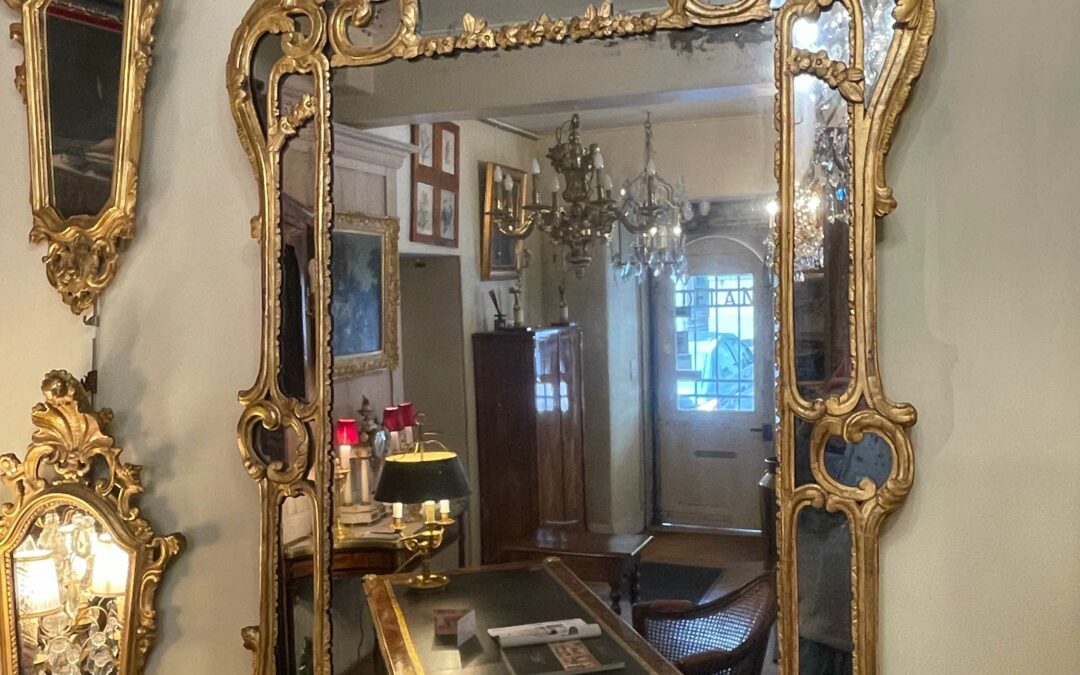 Miroir époque Louis XIV début 18ème siècle en bois doré