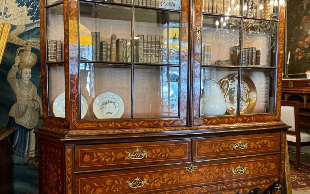 Bibliothèque vitrine hollandaise 18ème siècle