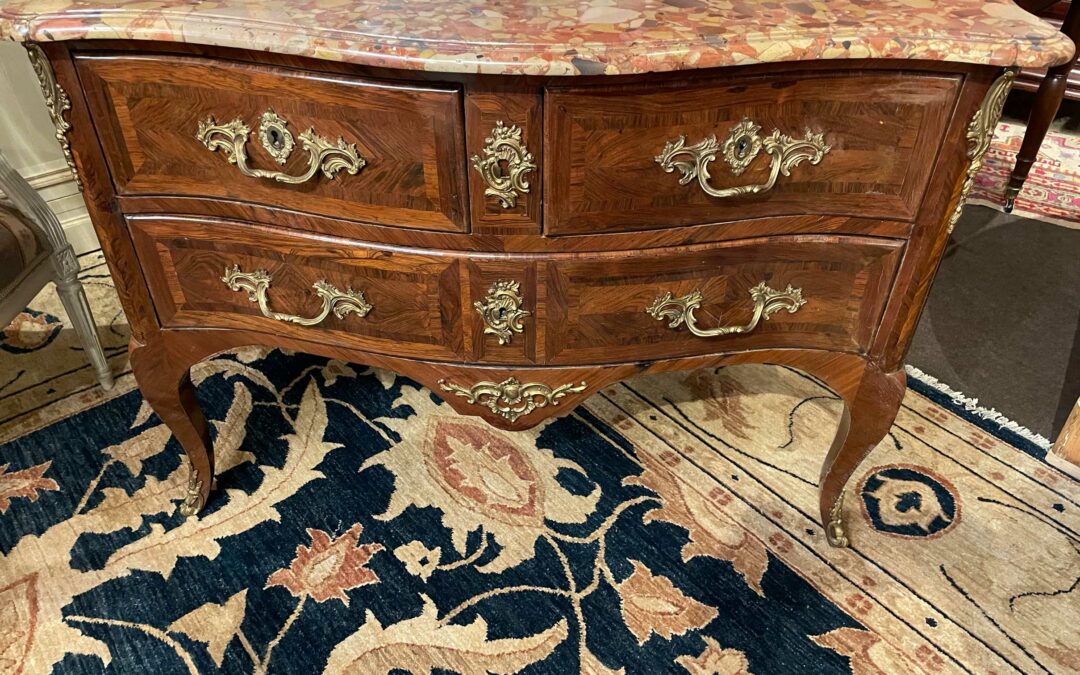 Commode sauteuse Louis XV 18ème siècle