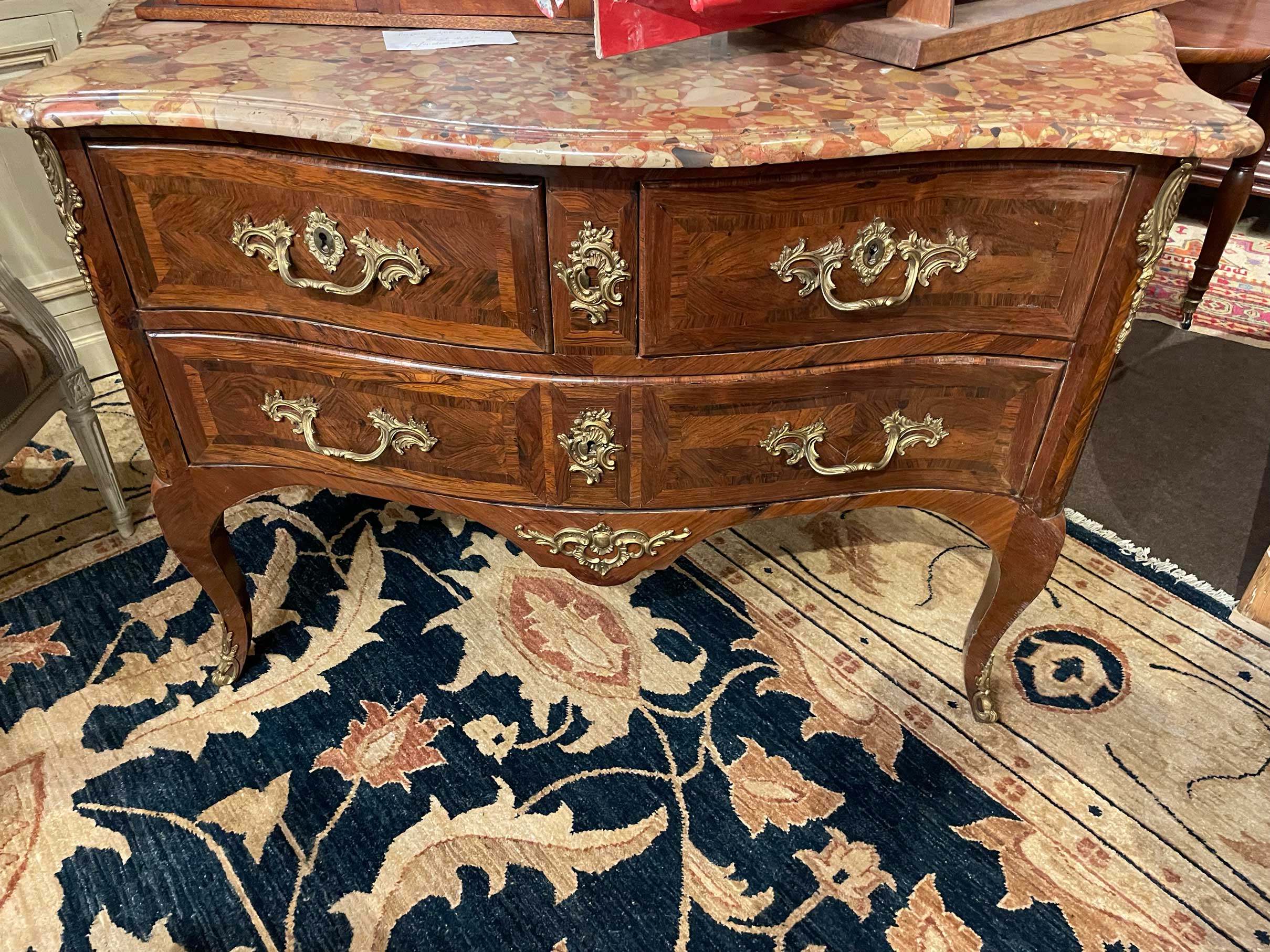Commode sauteuse Louis XV 18ème siècle