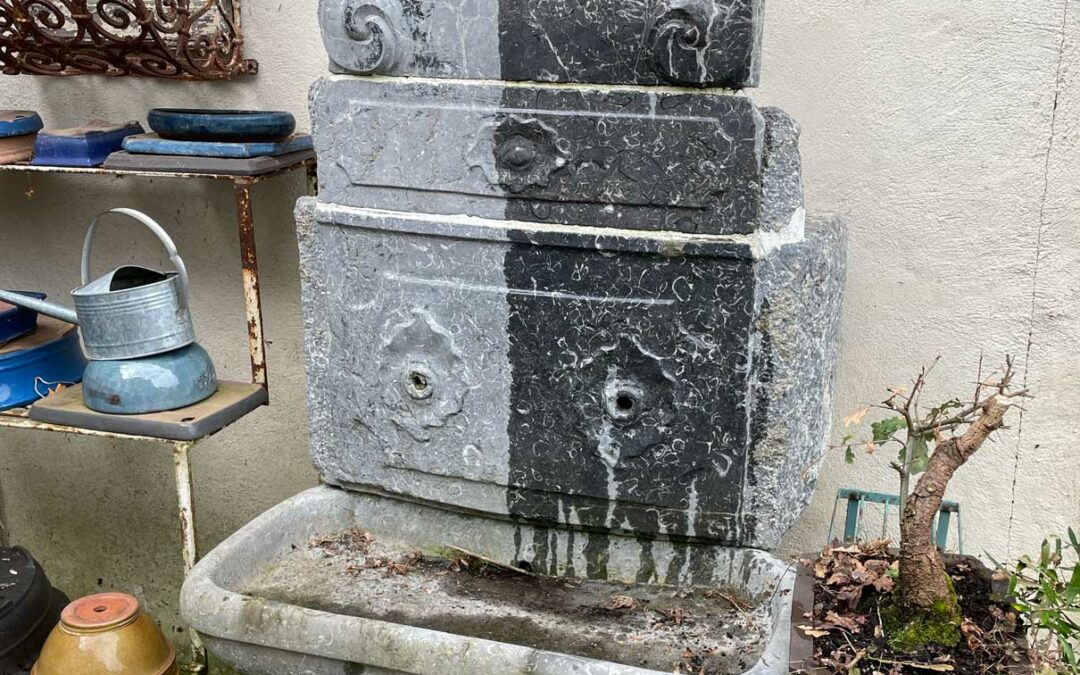 Fontaine d&rsquo;intérieur de château béarnais 18ème siècle
